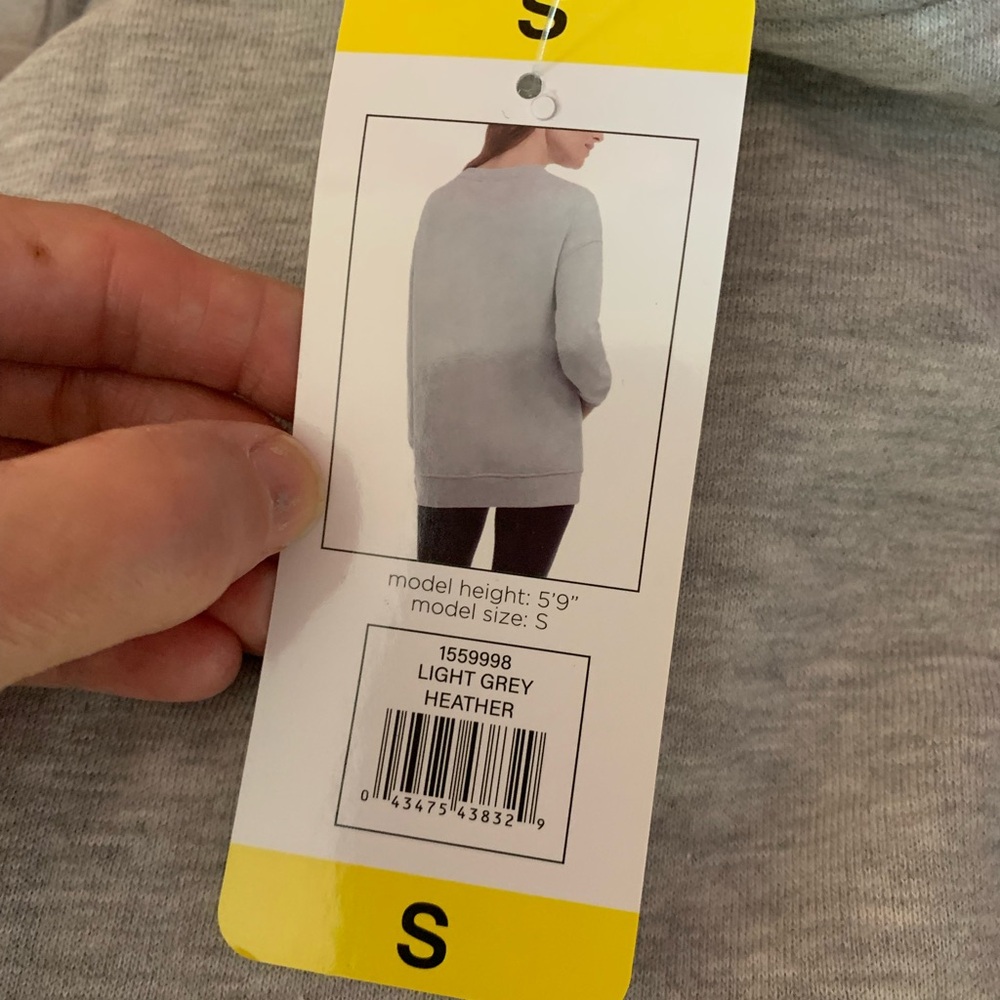 NWT’s Small Danskin sweatshirt (with pockets); ptp 22 1/2”; fleece lined - Picture 7 of 7